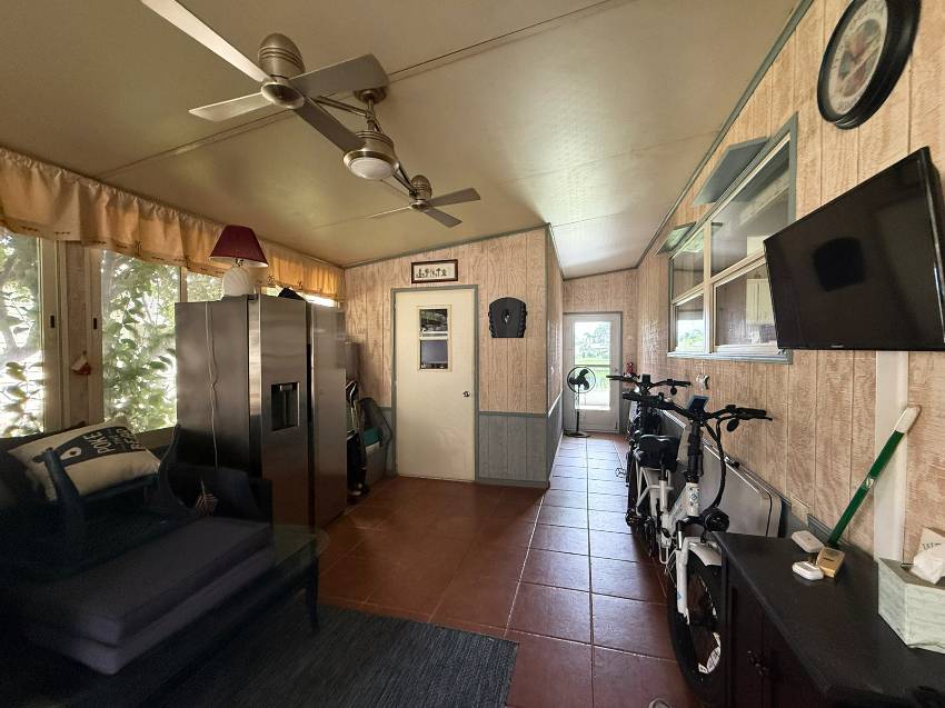 8111 Buena Vista Drive a Ellenton, FL Mobile or Manufactured Home for Sale